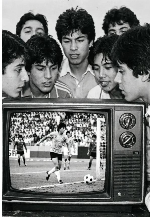 我的世界杯，始于1986年的那个盛夏，始于马拉多纳封神的墨西哥之夜。
 
一晃四
