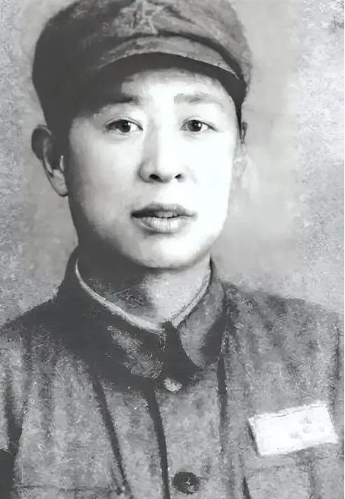 1944年，地下党员周迪道因叛徒出卖，被日军俘虏，就在这时，他灵机一动，竟主动向