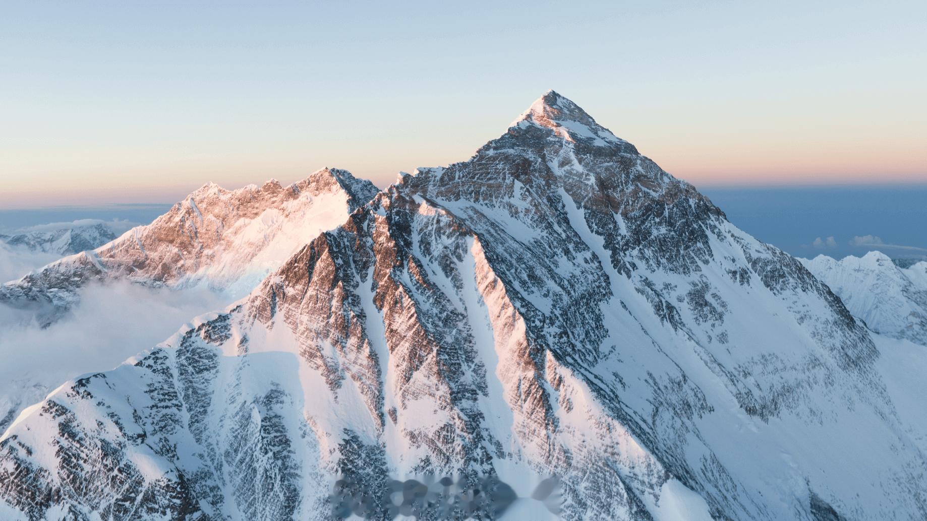 #寻觅西藏格桑花开#来到日喀则，最不能忽视的便是——珠穆朗玛峰顶峰位于中国境内，