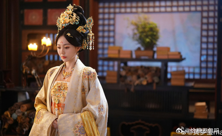 御赐小仵作2明显有钱了 黄梦莹一出场就自带端庄气场，慧妃这个角色被她演活了，绝美