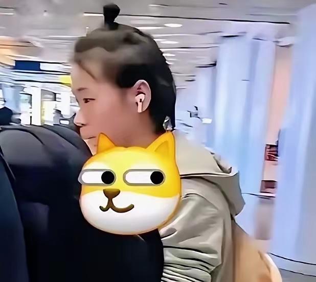 全红婵瘦到认不出来！

谁能想到，前段时间因为太胖被网友指责得沸沸扬扬的全红婵，