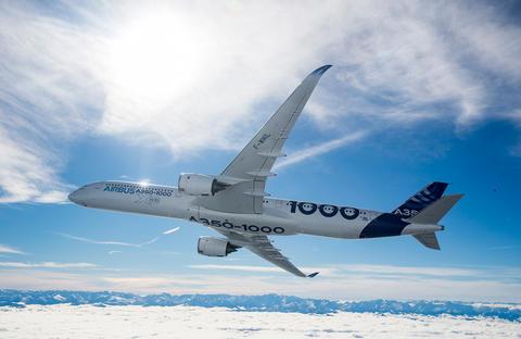 空中客车公司展示了新的未来派A350-1000型号，每次飞行可搭载350至410