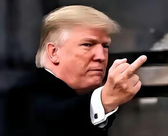 特朗普在福特工厂和工人互骂后，工人被停职，可没想到数万人连夜凑80万美金力挺这名