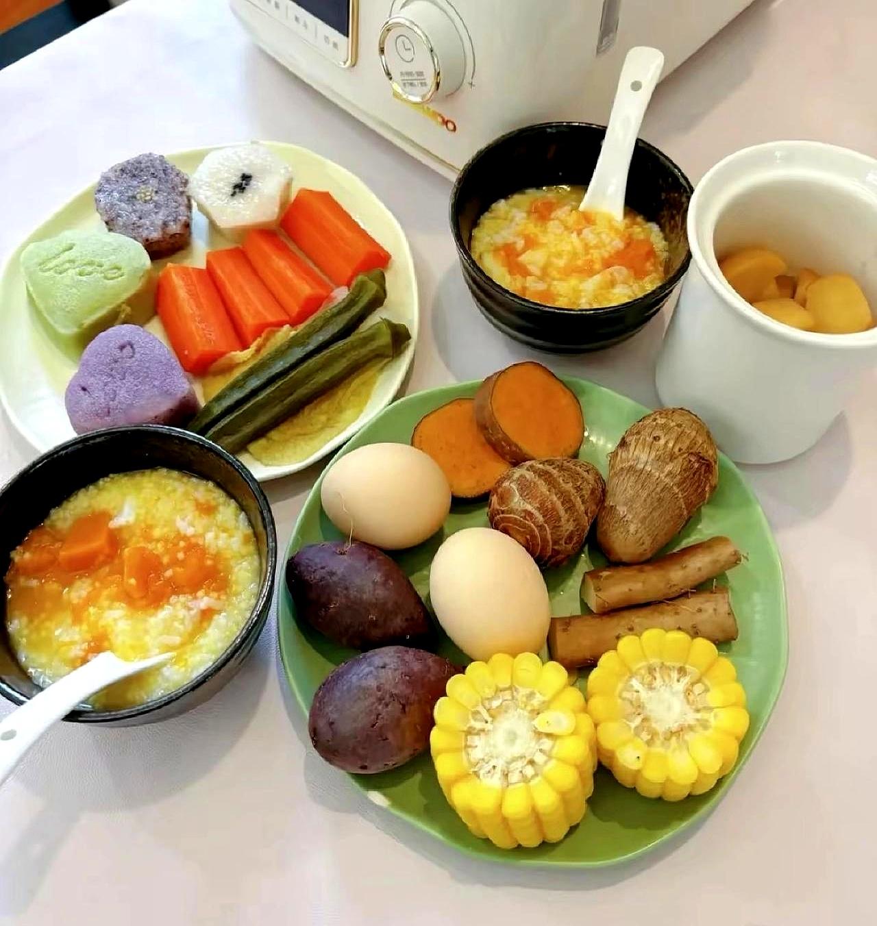 早餐真别瞎花钱，吃对了比补品强。
老品种黏玉米，真香。
水煮蛋配温水，便宜顶饿；