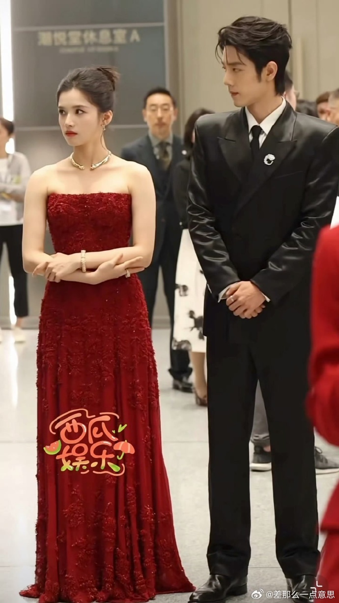 肖战张婧仪站一起对我眼睛太友好了终于懂什么叫赏心悦目的同框，肖战和张婧仪气质互补