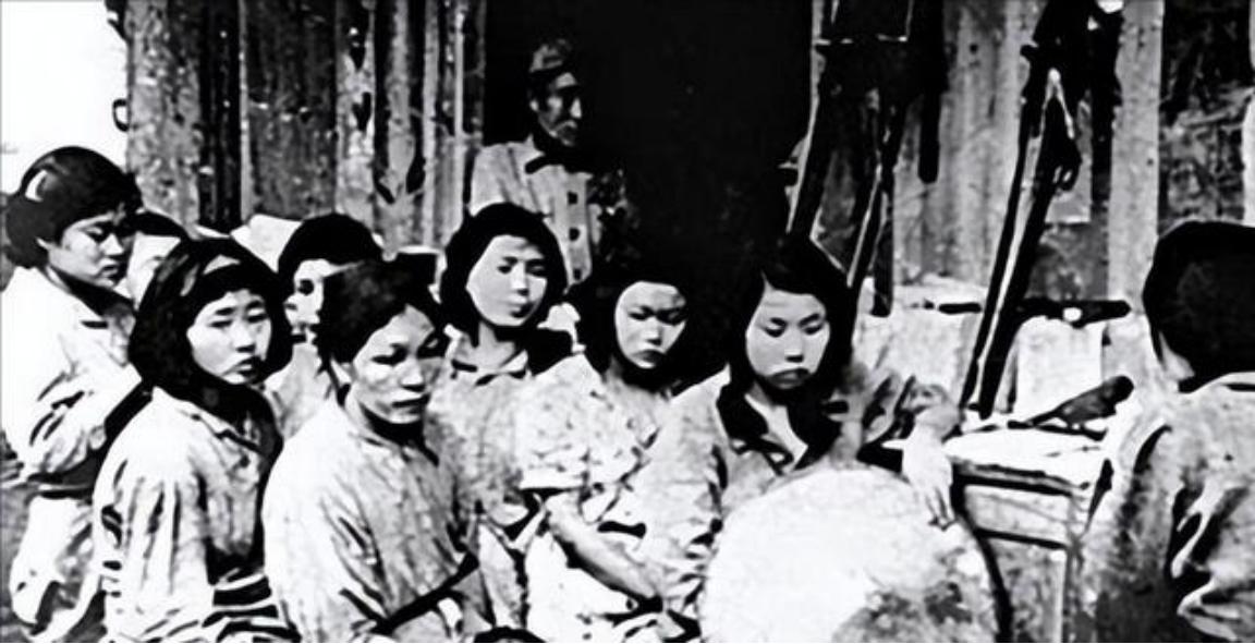 二战时，日军给女性强行注射“606药剂”，注射完，士兵就露出了邪恶的笑容，“60