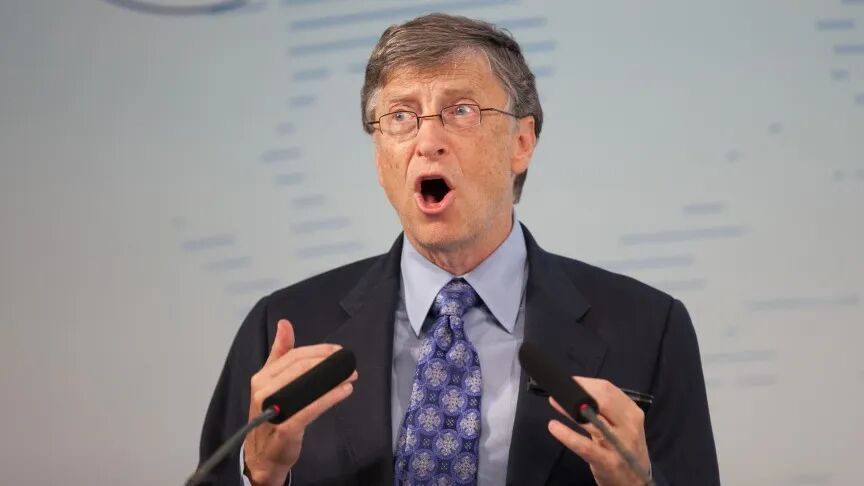 比尔盖茨曾出轨桥牌美女和科学家热点解读 这次道歉，把比尔盖茨再次推到舆论漩涡。无