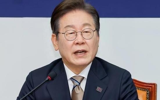 特朗普直接喊话逼韩国派军舰去霍尔木兹海峡护航，可韩国全程装糊涂、打太极，死活不松