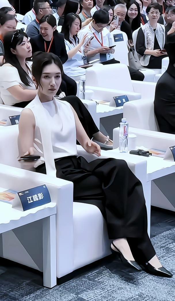 江疏影
好视频扶持计划 魅力女人 大长腿美女 女演员 现代女性的美 闪闪发光的女