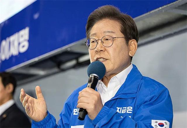 李在明只是找文在寅见面，韩国国民力量党痛批了：他在作秀。

一顿午饭的功夫，反对