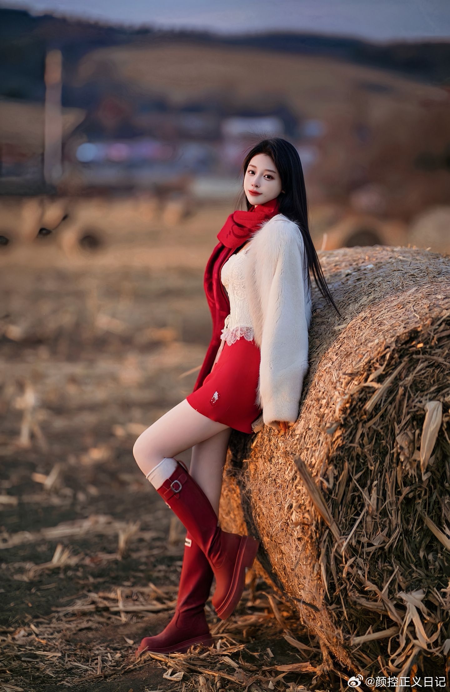 穿搭[超话] 红色围巾红靴美女精彩人像[超话] ​​​