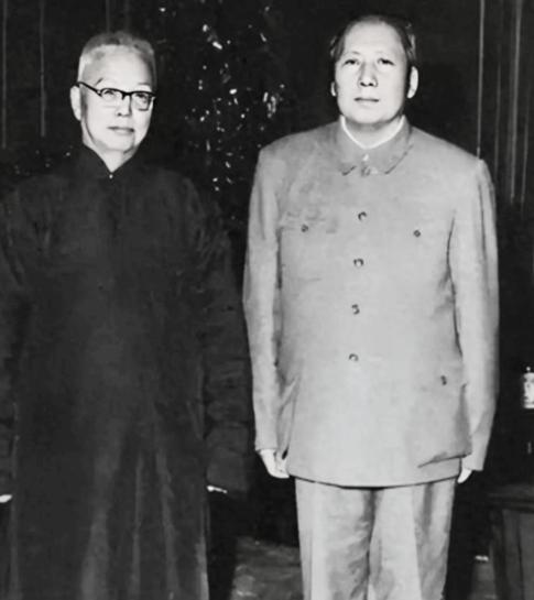王季范的母亲与毛主席的母亲是亲姐妹，王季范比毛主席大9岁，在同族里又排行老九，所