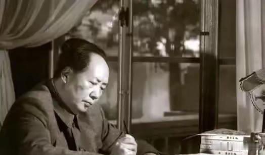 1976年夏天，78岁的杨开智非常想见见病中的毛主席，他从湖南赶到北京，毛主席得