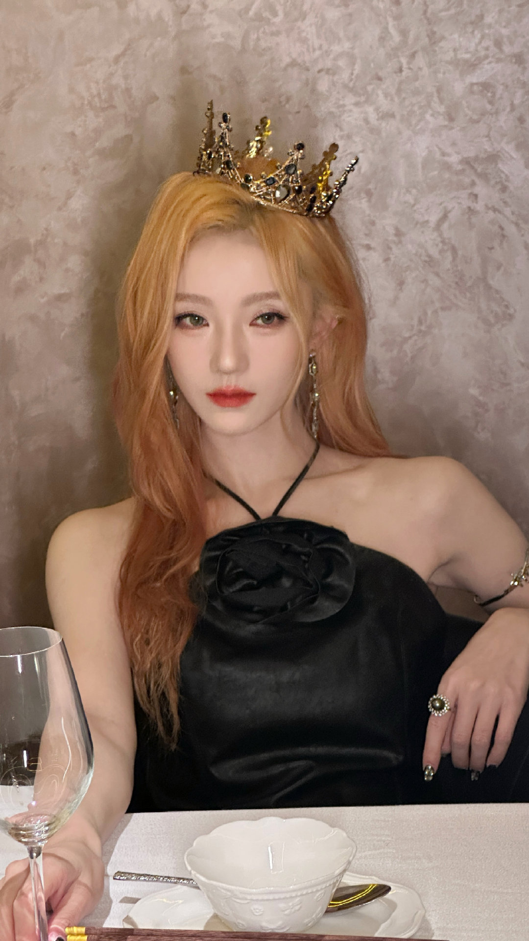 肖燕怎么走爱豆路线了肖燕怎么美成这样了 今天是姐姐生日！肖燕金发造型，美到让人尖