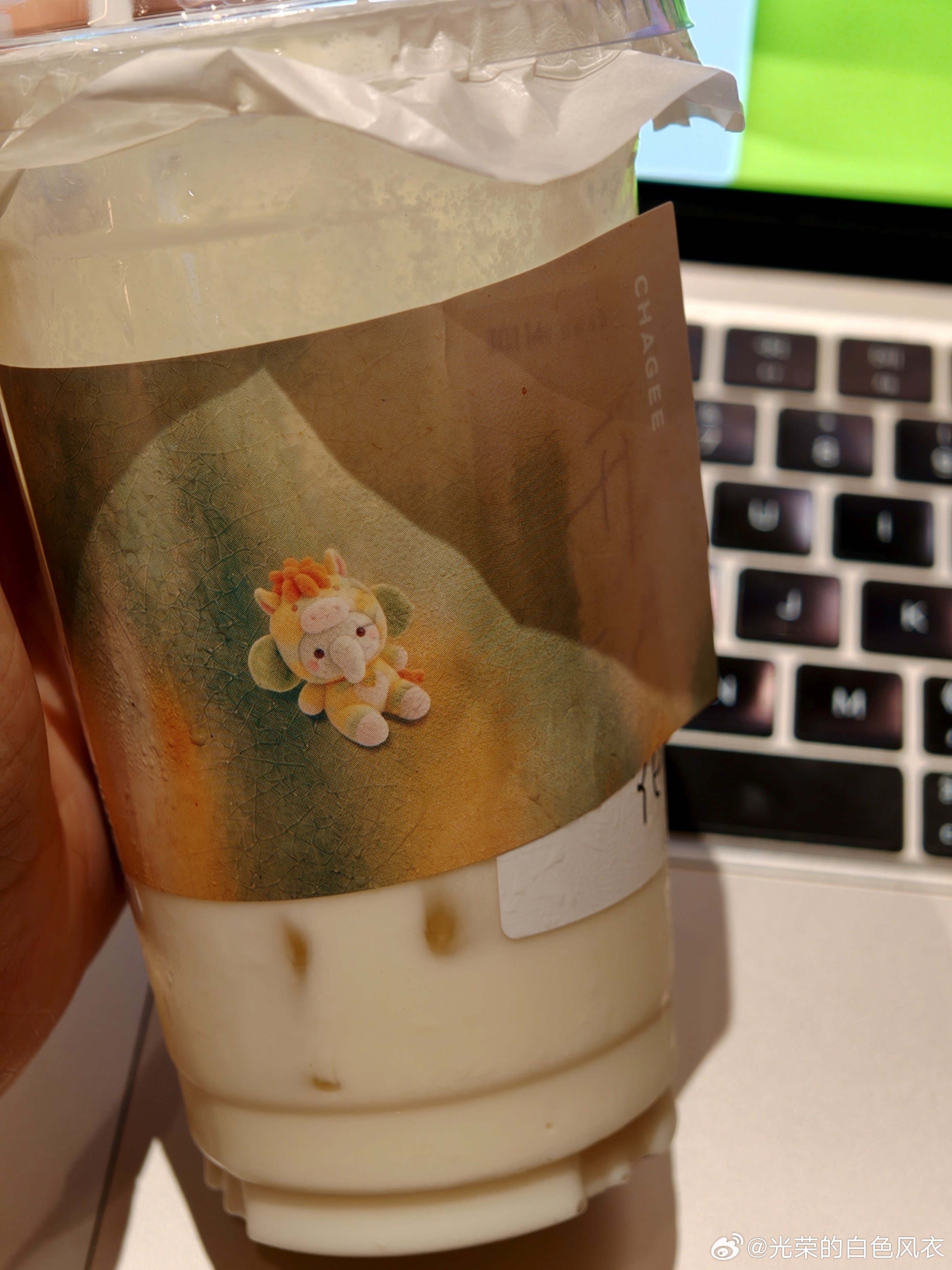 霸王茶姬的新品轻因糯青山柠檬奶🍋很好喝！ 轻因很适合我们这种易失眠的 