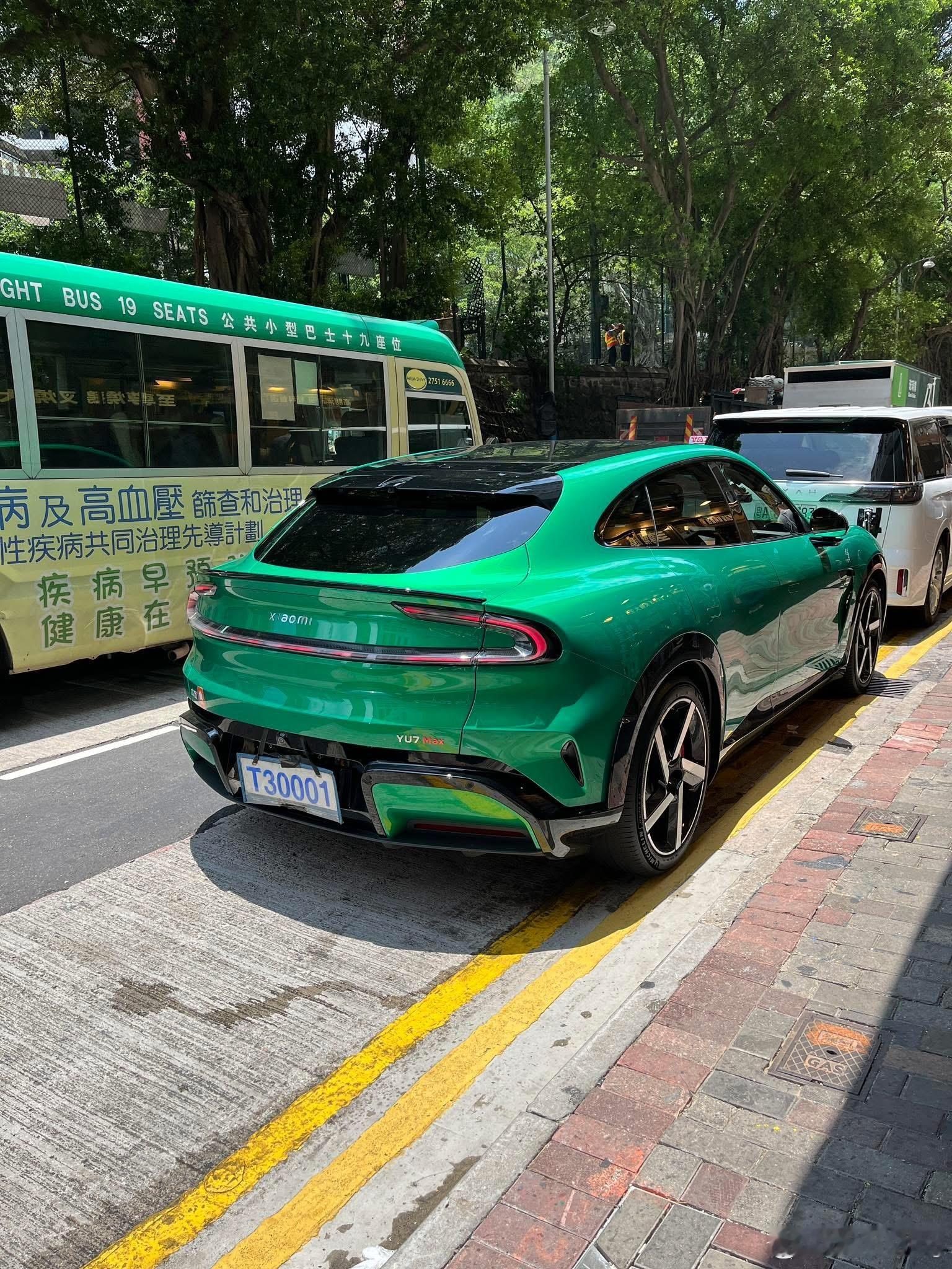 小米汽车也准备要进军香港市场了吗？在香港路上已经能看到有小米YU7了。 （更新：