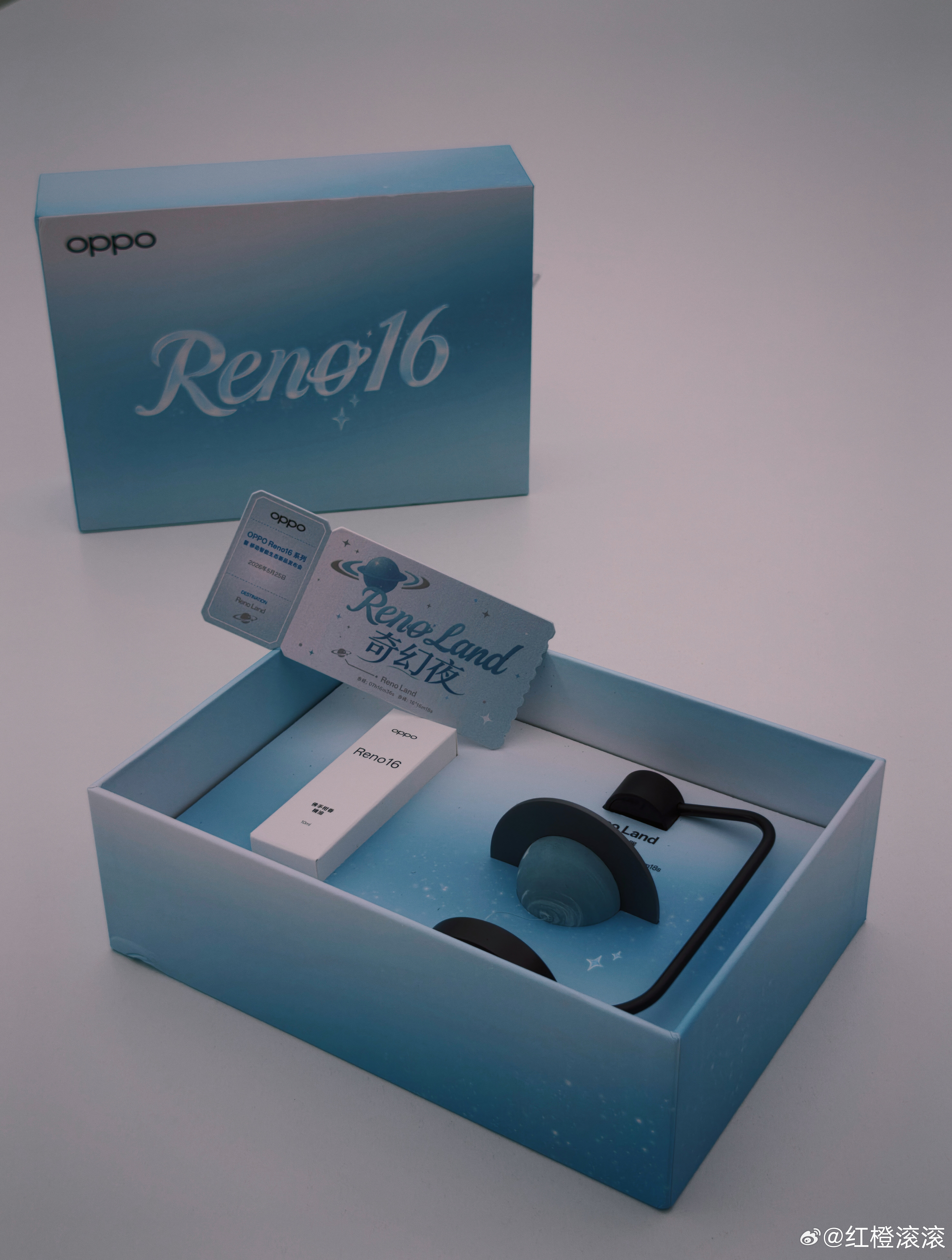 收到了oppo Reno 16的邀请函啦！这次为了配合手机背面非常震撼的裸眼3D