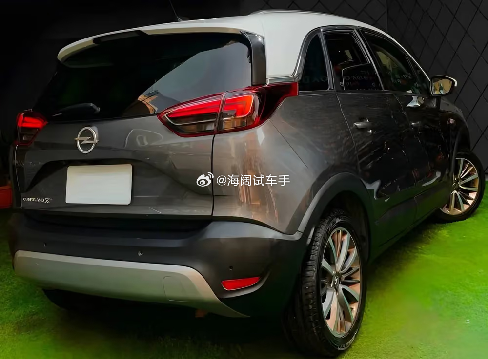 埃及版欧宝Crossland X 1.2T，这是2021年在埃及上的牌，1.2T