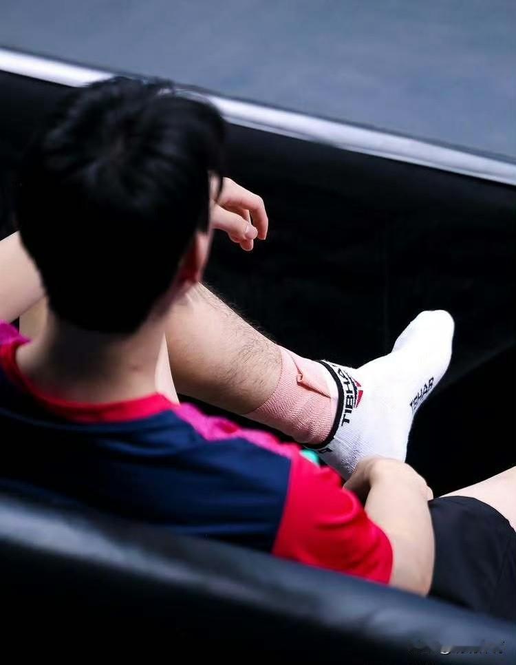 2026WTT金奈球星挑战赛，吴晙成因脚踝受伤无奈退赛。经医疗评估后伤势不容乐观