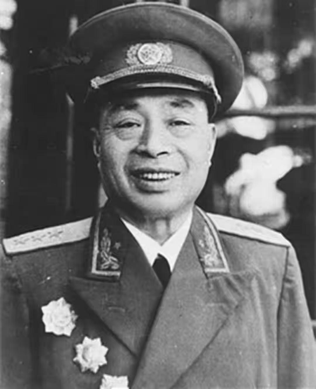 “赶紧停止会面！”1954年，解放军后勤部部长杨至成，看到一个农村妇女，突然血压