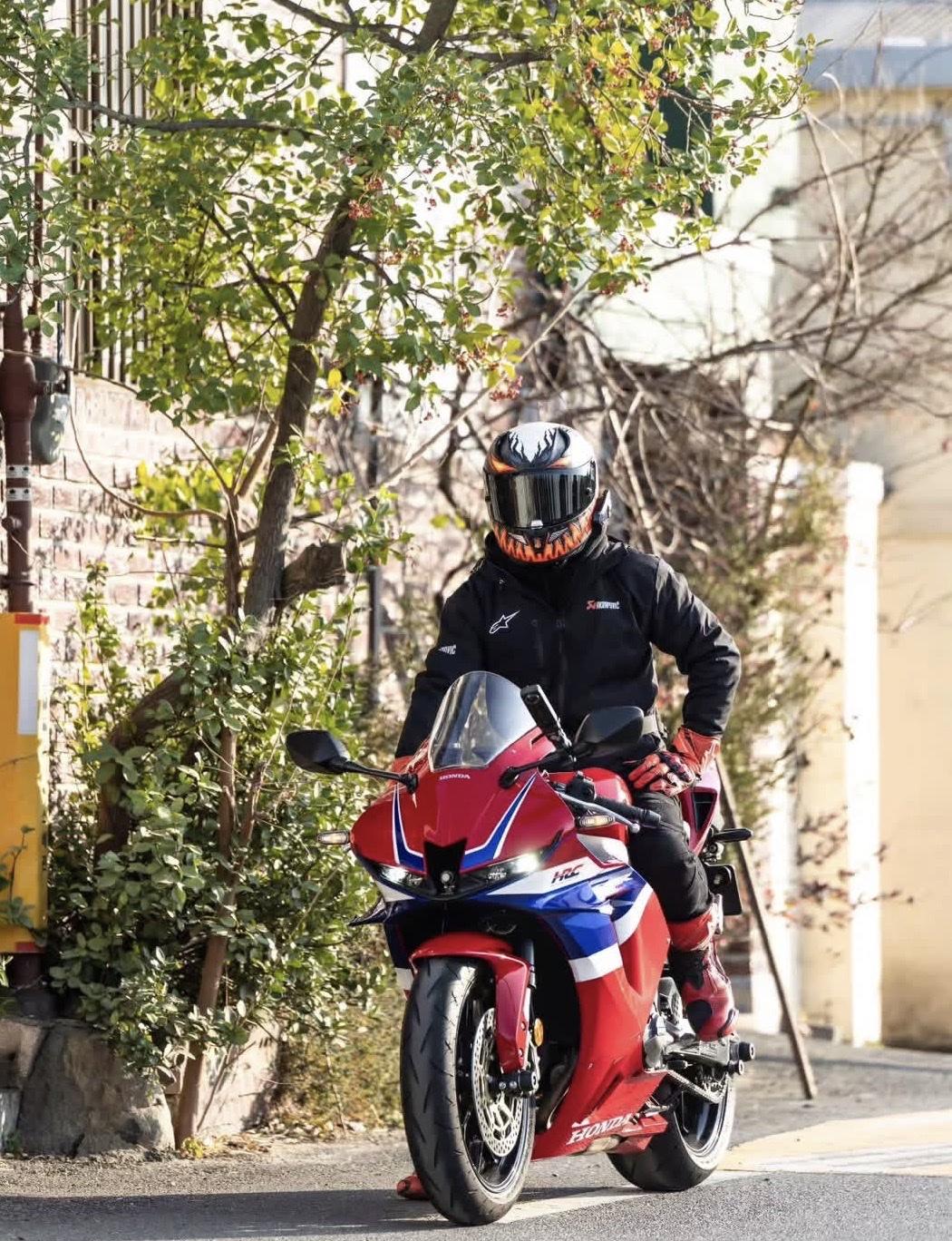 最好的生活方式就是：
  不多看，不多言，不多事，不多心！