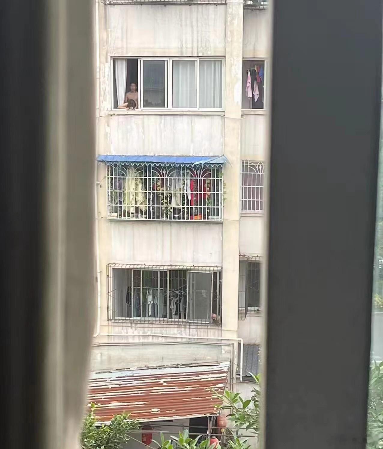 瞧瞧人家该干啥干啥 