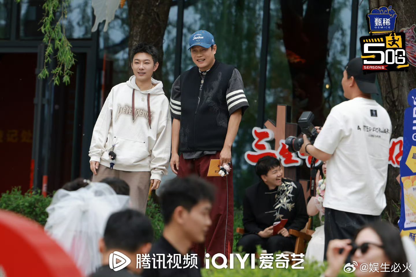 哈哈哈哈哈 哈友亲启！五哈团鹿晗和好友们的纪念相册之未拆封版本 哈哈哈哈哈