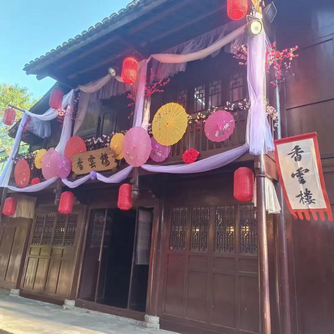 如果男生真的爱得刻骨，一开始打算认真发展长择，分手时又很受伤，那么他们通常会非常