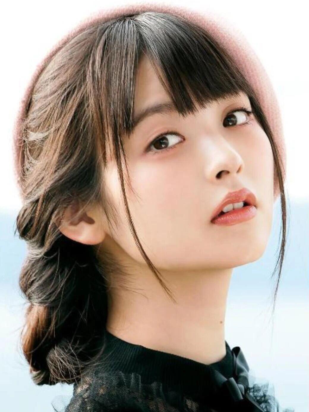 上坂堇写真集系列1991年12月19日出生于日本神奈川县，身高160厘米新生代知