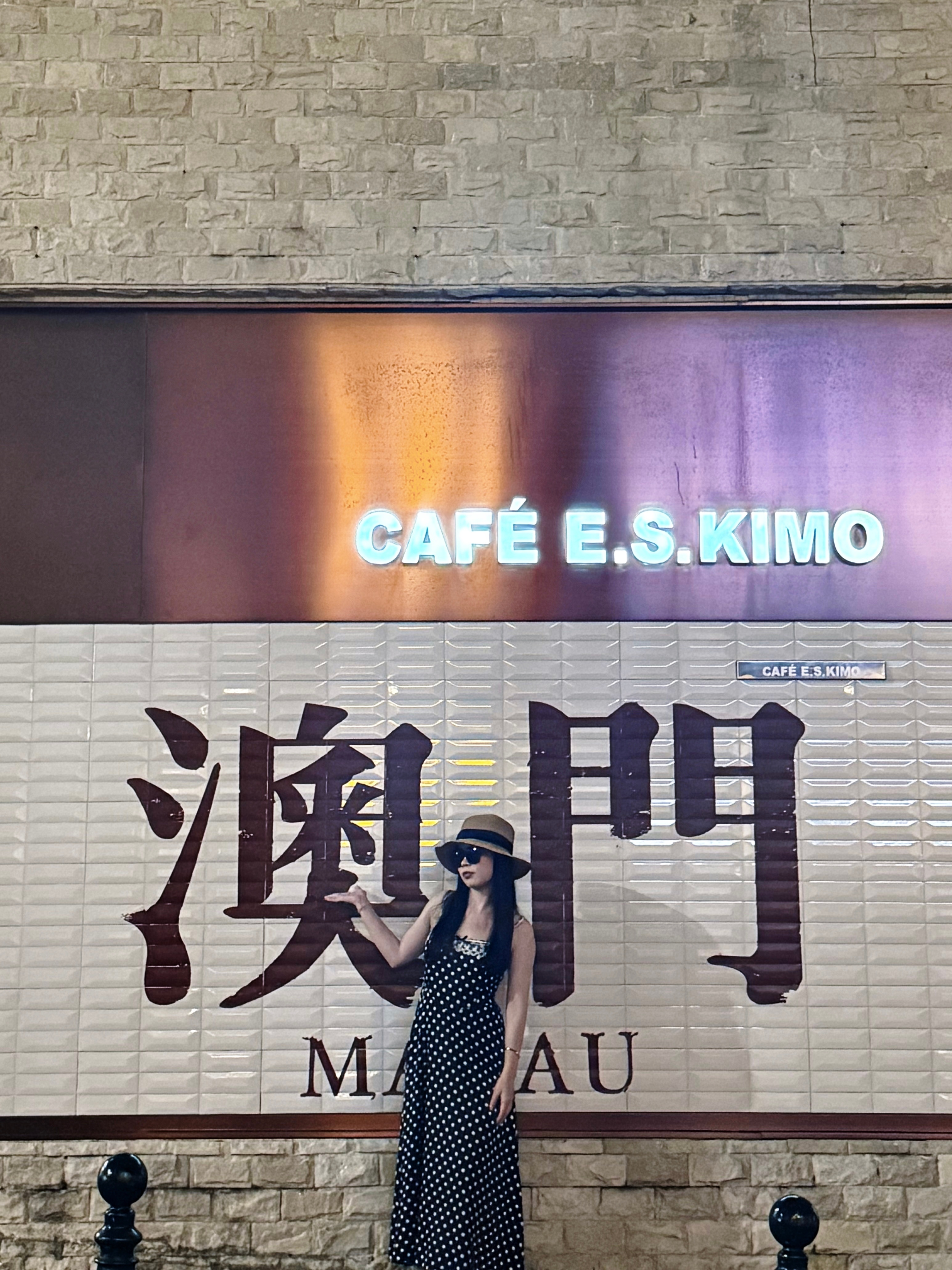 总是半夜发朋友圈 果然为情所困的人都不困 