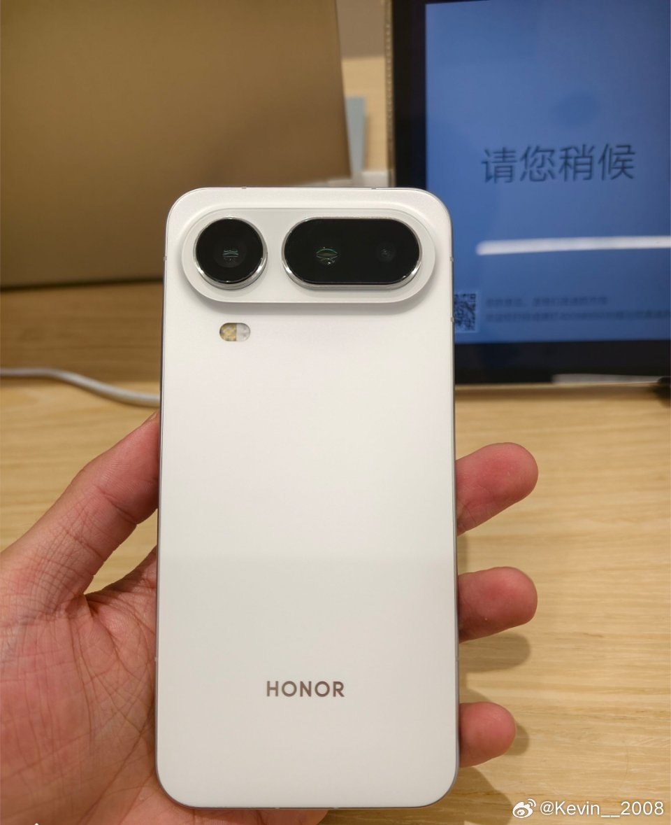 荣耀这款机子确实挺薄，就看价格了 