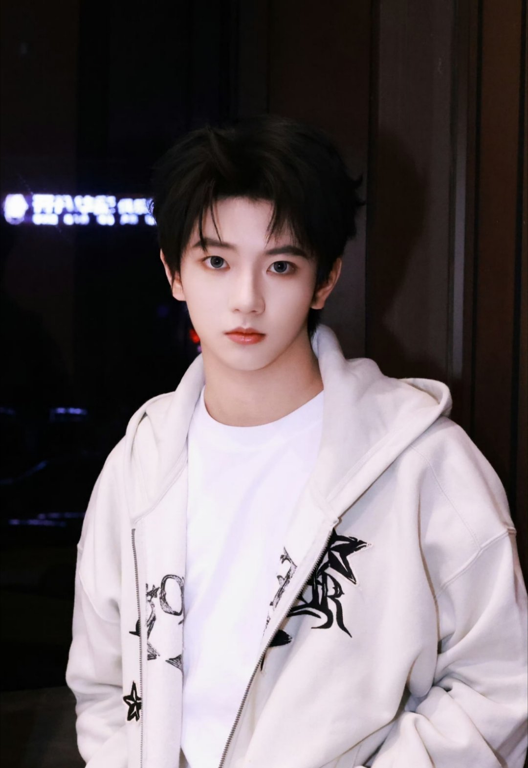 穆祉丞你来啦，马上就要荣耀之战了，紧张吗？