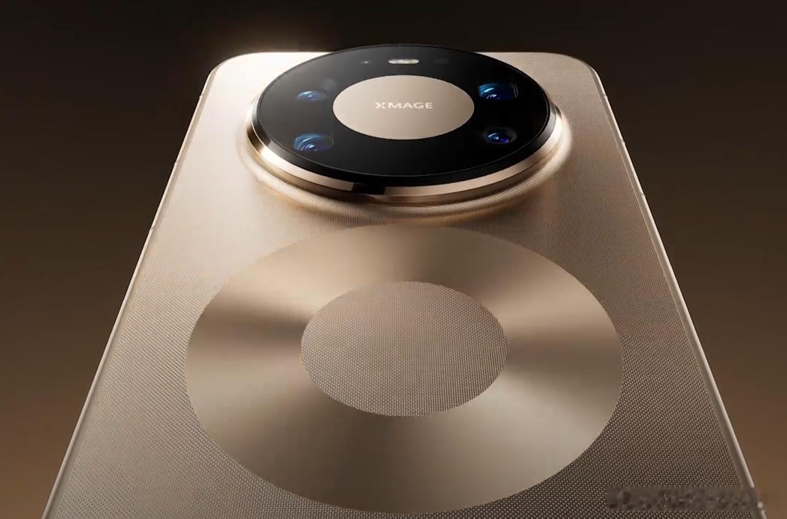 没想到金属后盖还有玄机，特定光线角度下可以看到“Mate”字样，这细节真是没谁了