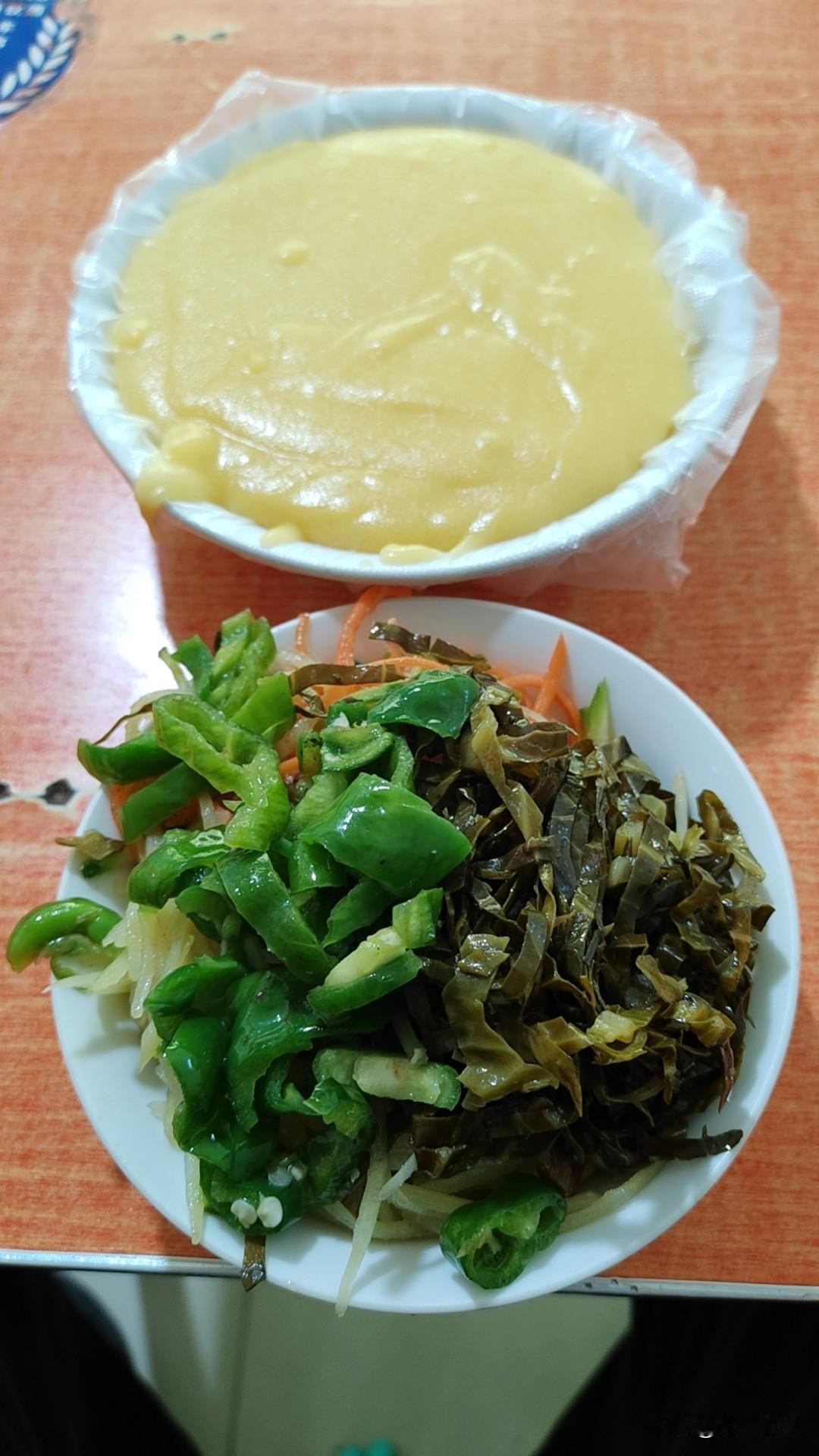 天水麦积一马路西十字路口西南角吃玉米面馓饭，超乎我想象！
        早上空