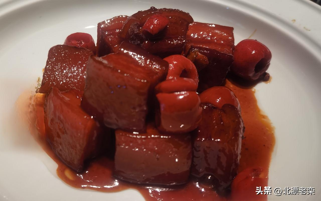 色香味美的山楂红烧肉
   下午预约了中国考古博物馆，提前到了，因为带着孩子，就