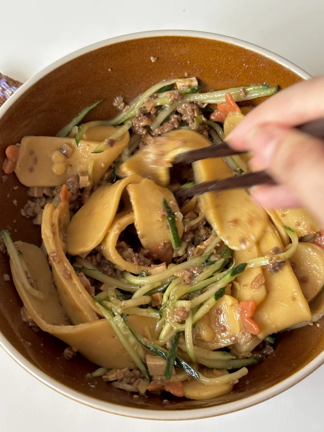 ·-·角落生物炸虾炸酱面🍜