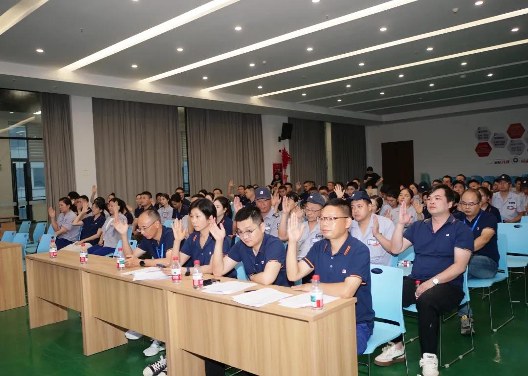【有职工凭1条建议拿4万元奖励！浙江一公司靠“商量着办”多赚2亿元】“北门车速快