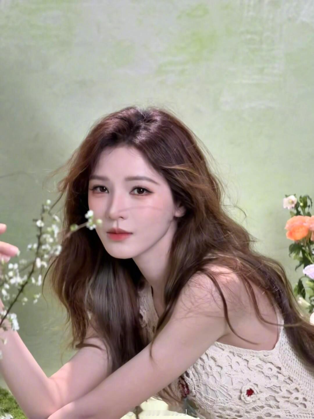 张予曦挂粉丝送的拼豆 粉丝用心赠予心意，偶像真诚回应珍视，双向的温柔与真诚永远最