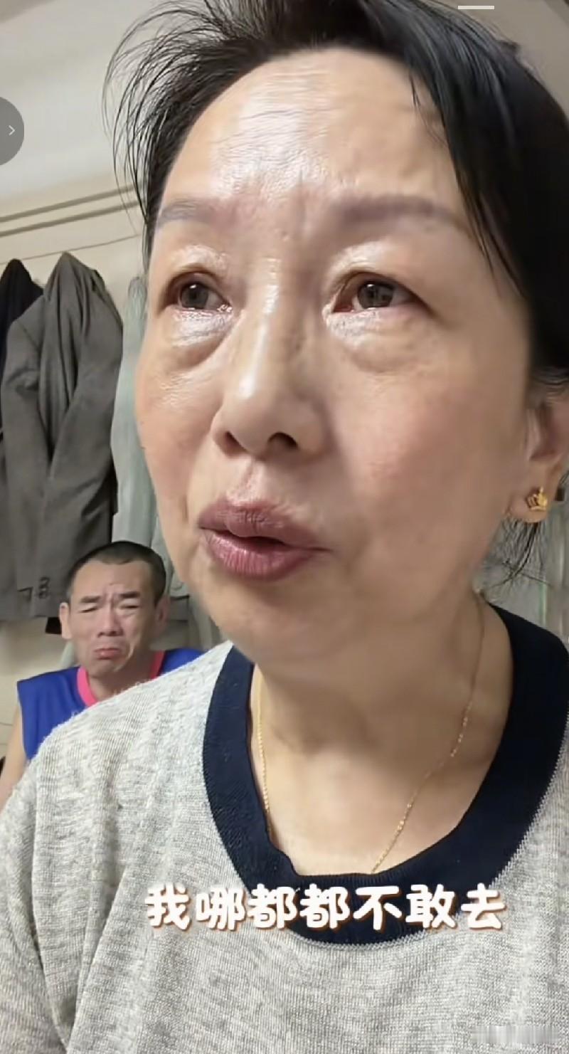 女子发抖音问，姐妹们，你们是怎么快乐起来的？反正我是快乐不起来，我老公病了十年了