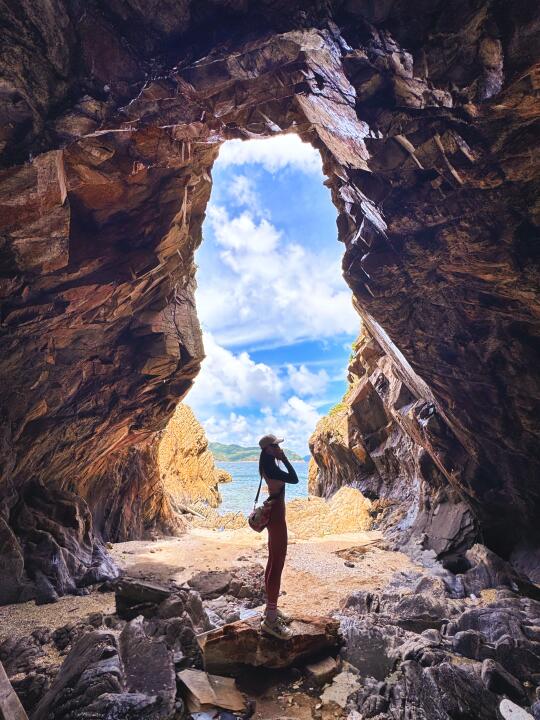 📍牛尾洲·划艇45分鐘·欣賞多個精彩海蝕洞