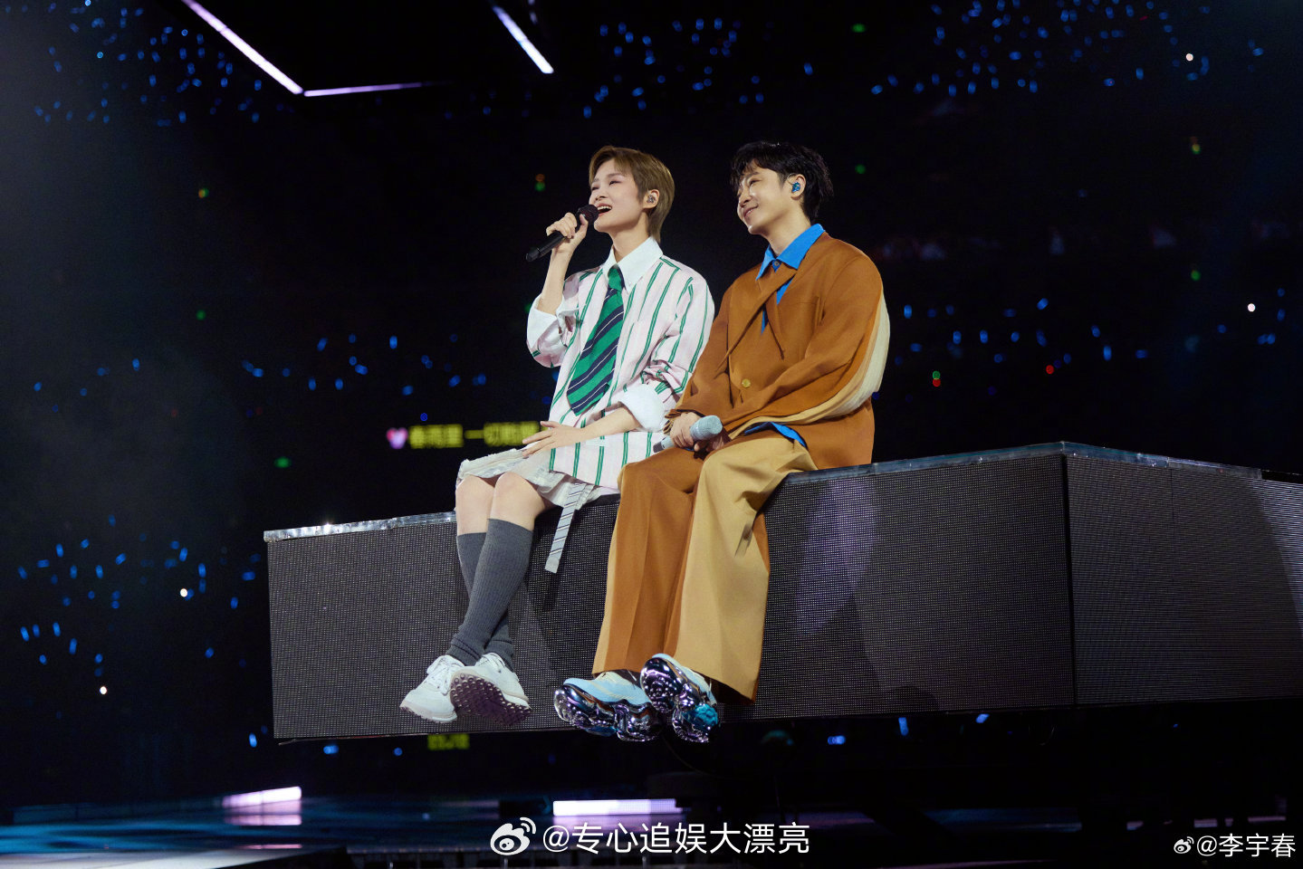 李宇春吴青峰新歌春雨里上线歌名《春雨里》源自“李宇春”的倒序谐音（春→雨→里），