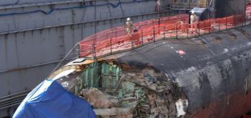 2005年，美国一艘核潜艇在水下以33节全速前进，突然潜艇内127名艇员都飞了起