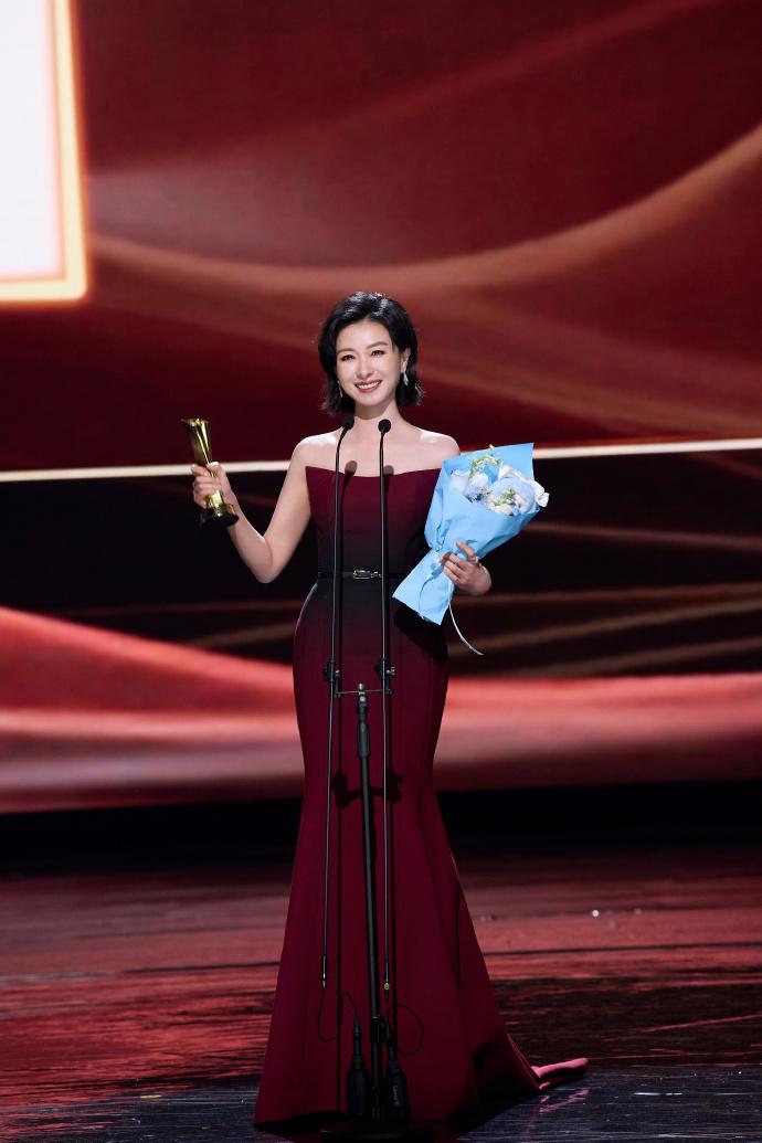 领奖台发言，自信有力量，这样的女演员值得被期待🥰