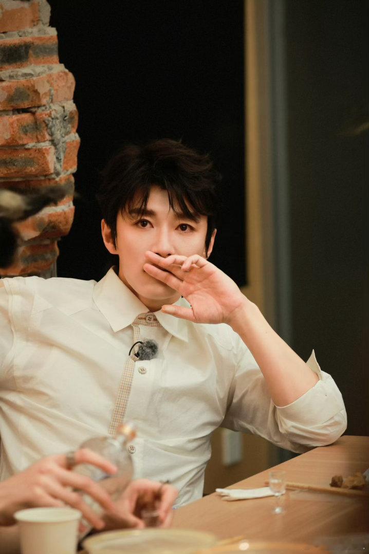 代旭说别在女孩面前聊游戏心动的信号心动小屋男嘉宾开局大聊射击游戏，女生完全一头雾