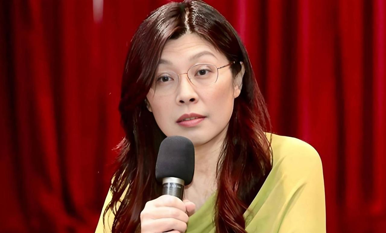 2天时间不到，氛围突然变了？蓝委们纷纷报名要求跟随郑丽文一起访陆，郑丽文却说名单