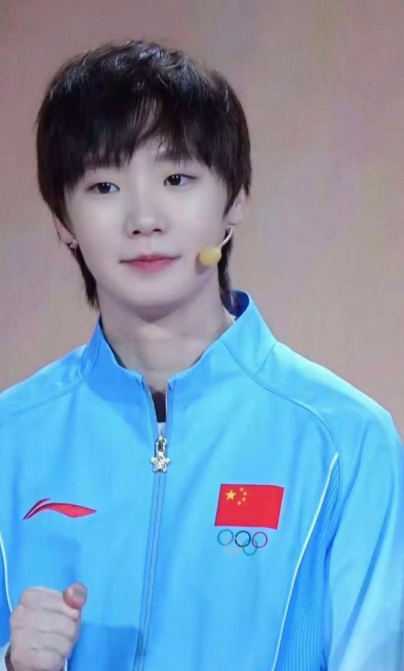 王曼昱今晚复出首秀，对手是埃及的梅谢芙。她因伤歇了一个半月，上次出战美国大满贯还