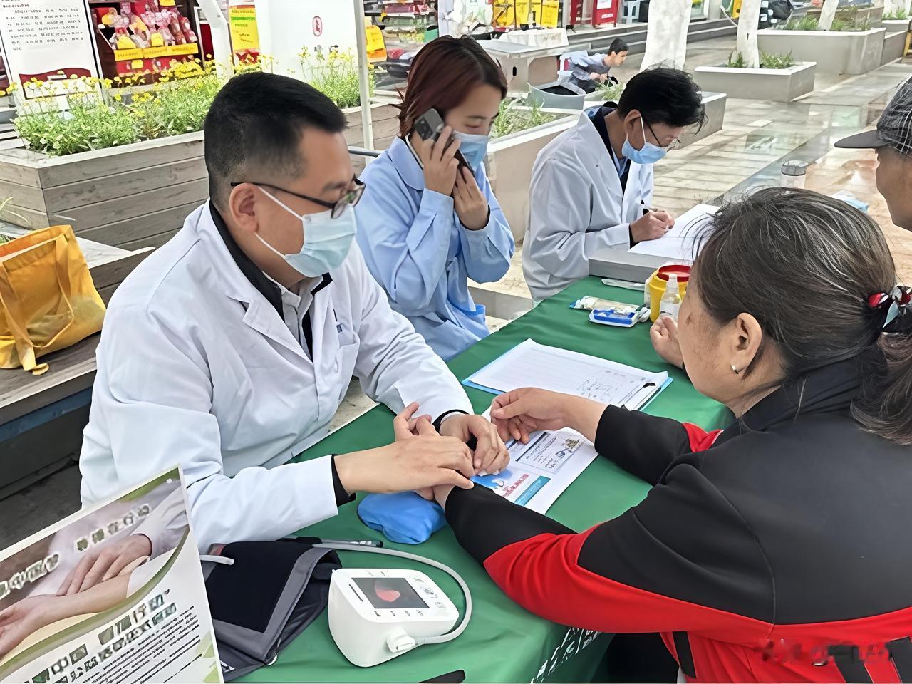 很多人看病习惯硬挤三甲！新政落地，158种常见病，社区医院报销和大医院一模一样。