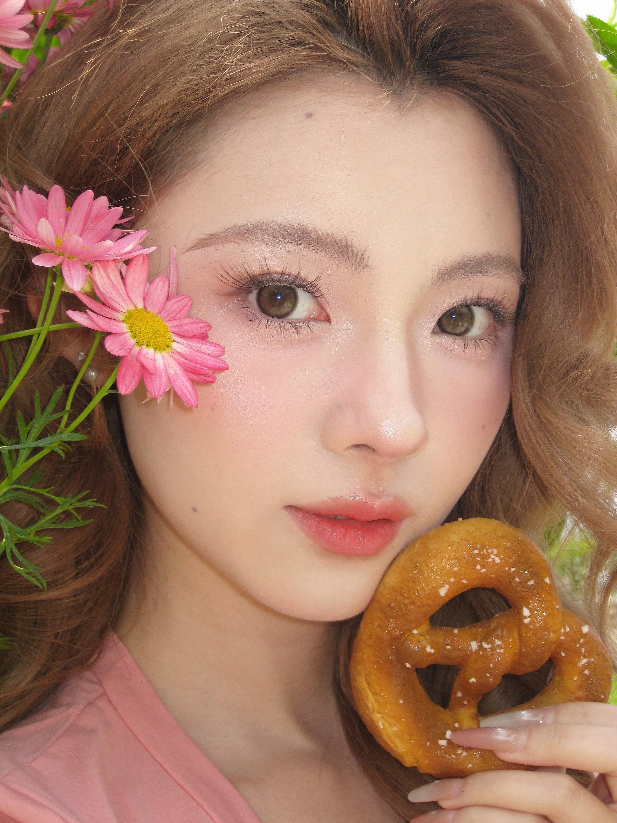 🍨・ᴥ・🥄。👀猪猪戴反了一只的废片！