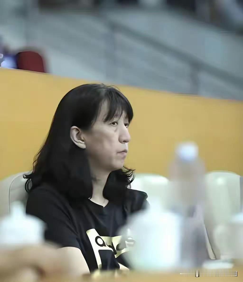 男排 2 连败：赖亚文对球员“摸底”如下

温子华：有点失望，不如早换。

季道