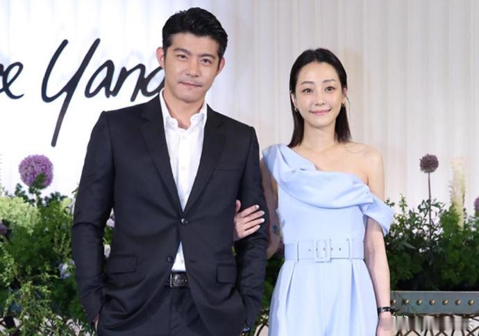 谢欣颖回应与王柏杰分手传闻 据台媒，近日网传已分手，引发热议。对此，王柏杰经纪人